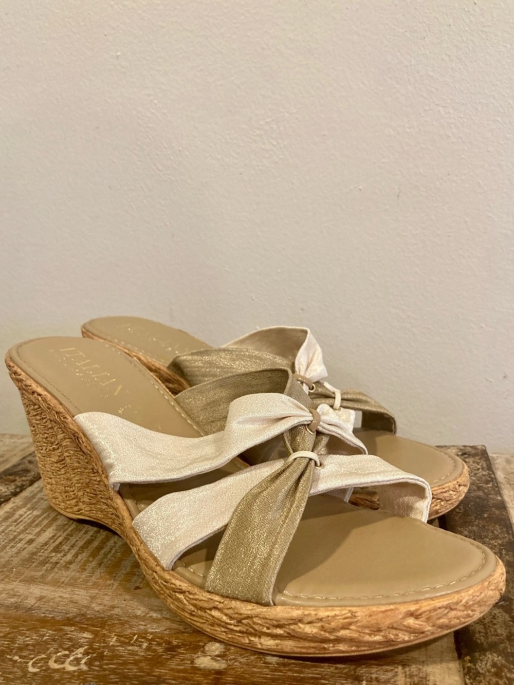 Sz 10 Wedge Sandals Italian Shimmery Beige And Gold